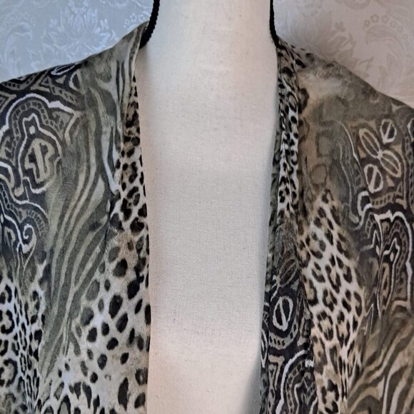 C Est 1946 Sheer Animal Print Kimono One Size Grn/Blk Tassels at the Bottom NWOT - Picture 2 of 13